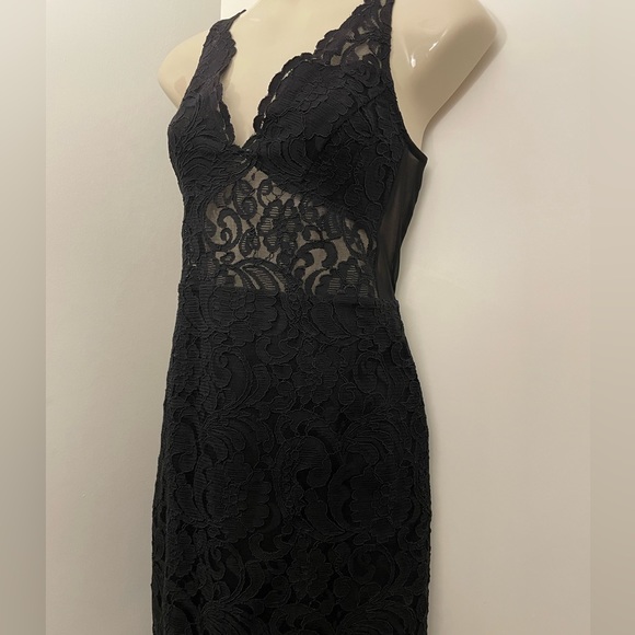 Lace bodycon dress - Picture 3 of 5